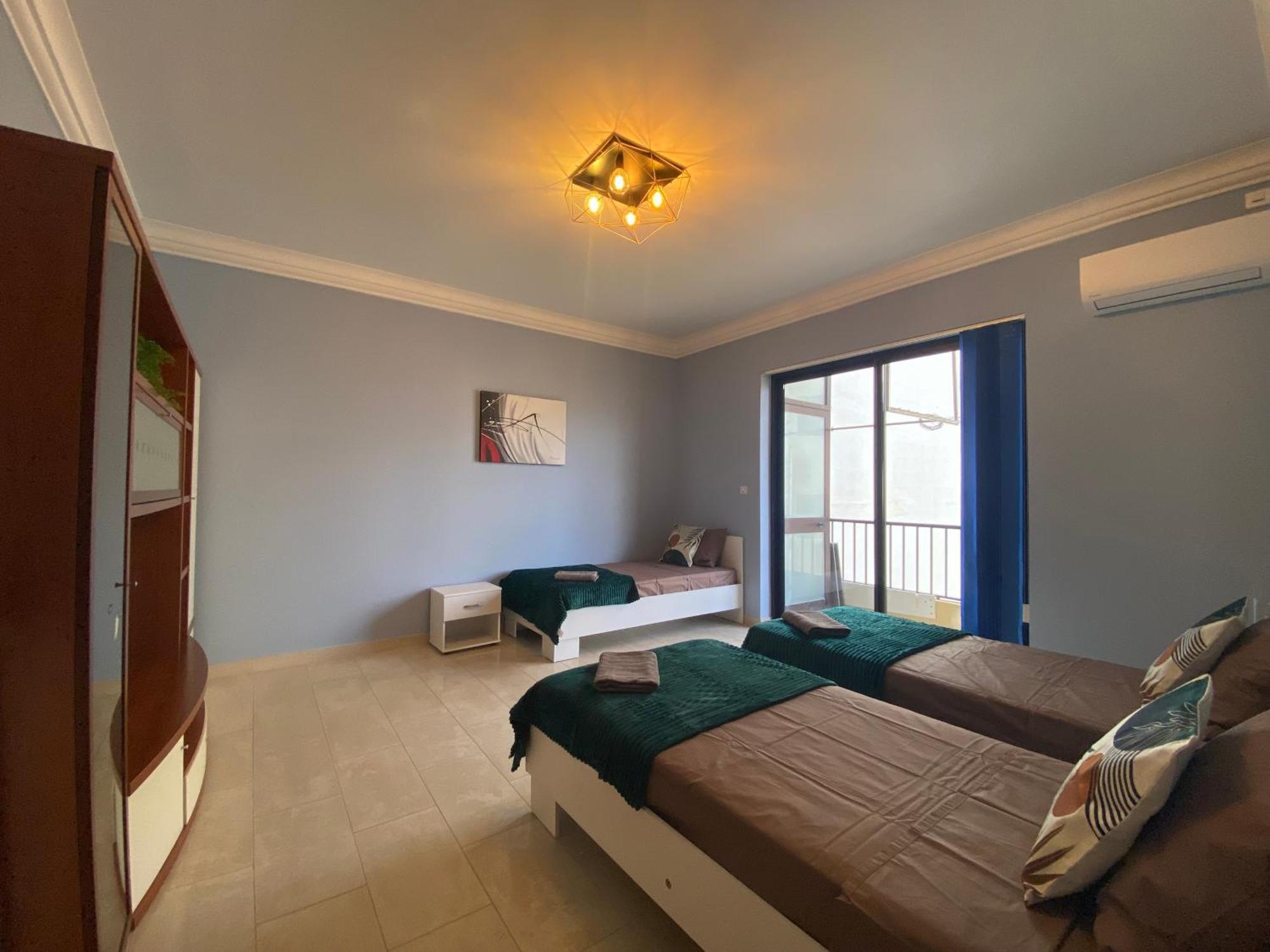 Seafront Harbour Haven - Steps To Ferry, Shops And Beaches Sliema Exterior foto