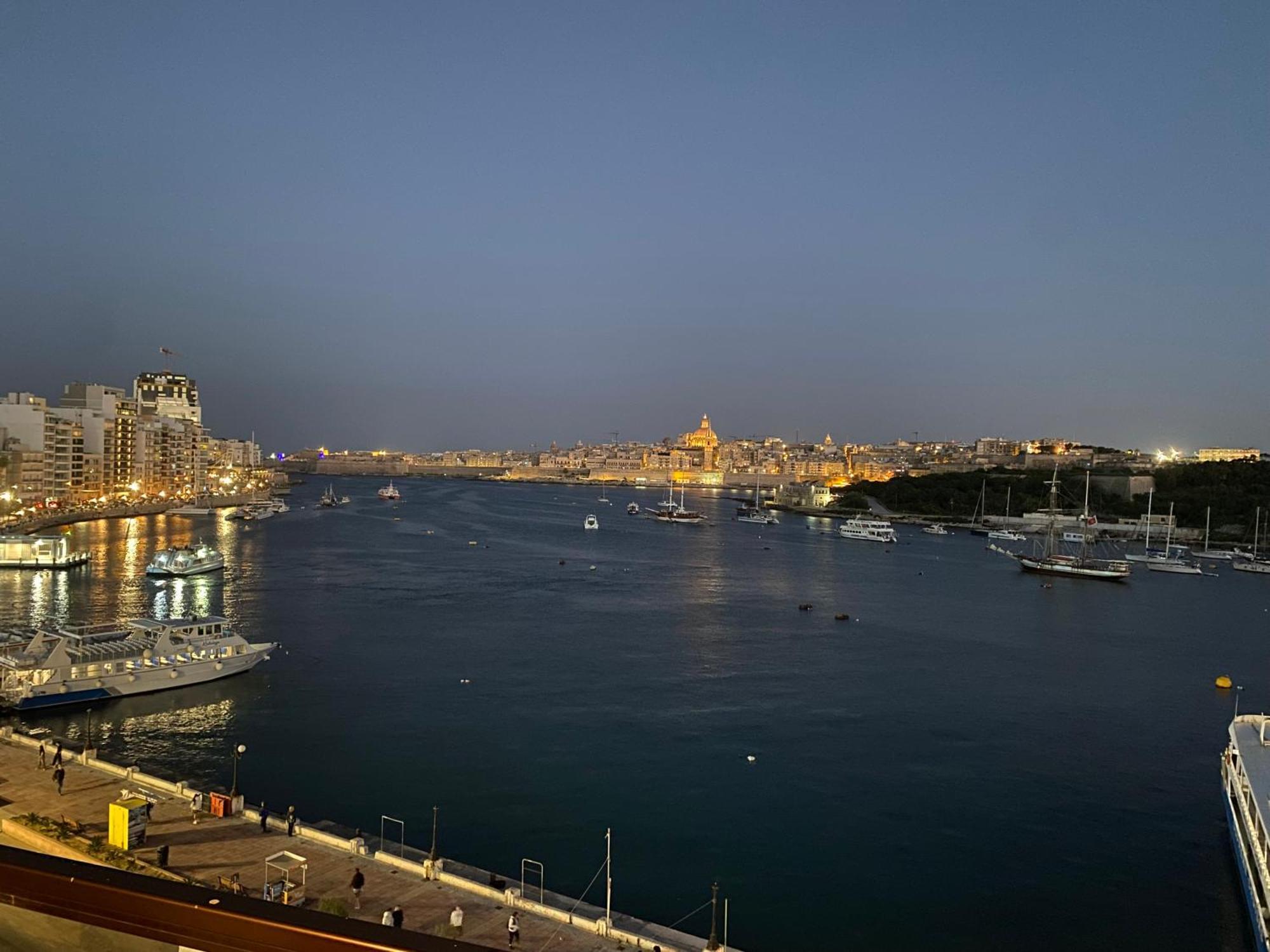 Seafront Harbour Haven - Steps To Ferry, Shops And Beaches Sliema Exterior foto