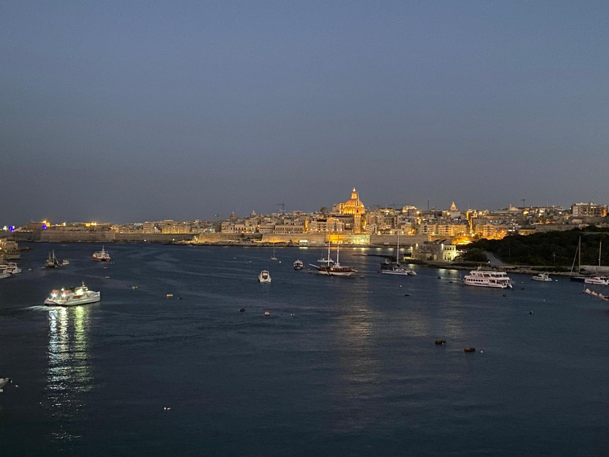 Seafront Harbour Haven - Steps To Ferry, Shops And Beaches Sliema Exterior foto